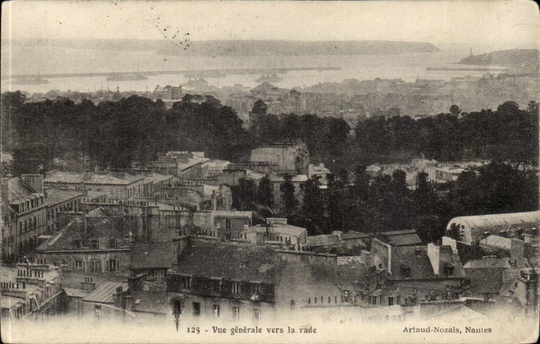 Nantes CPA View towards the roads
