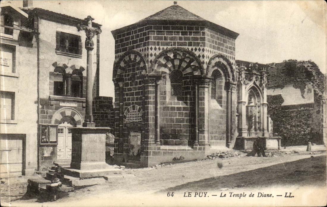 Le Puy - Le Temple de Diane - CPA 