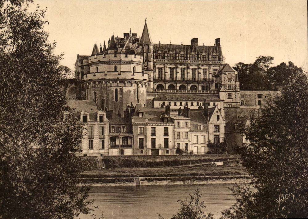 La Douce France - Chateau de la Loire - Le Chateau d'Amboise vu des bords de la Loire - CPA