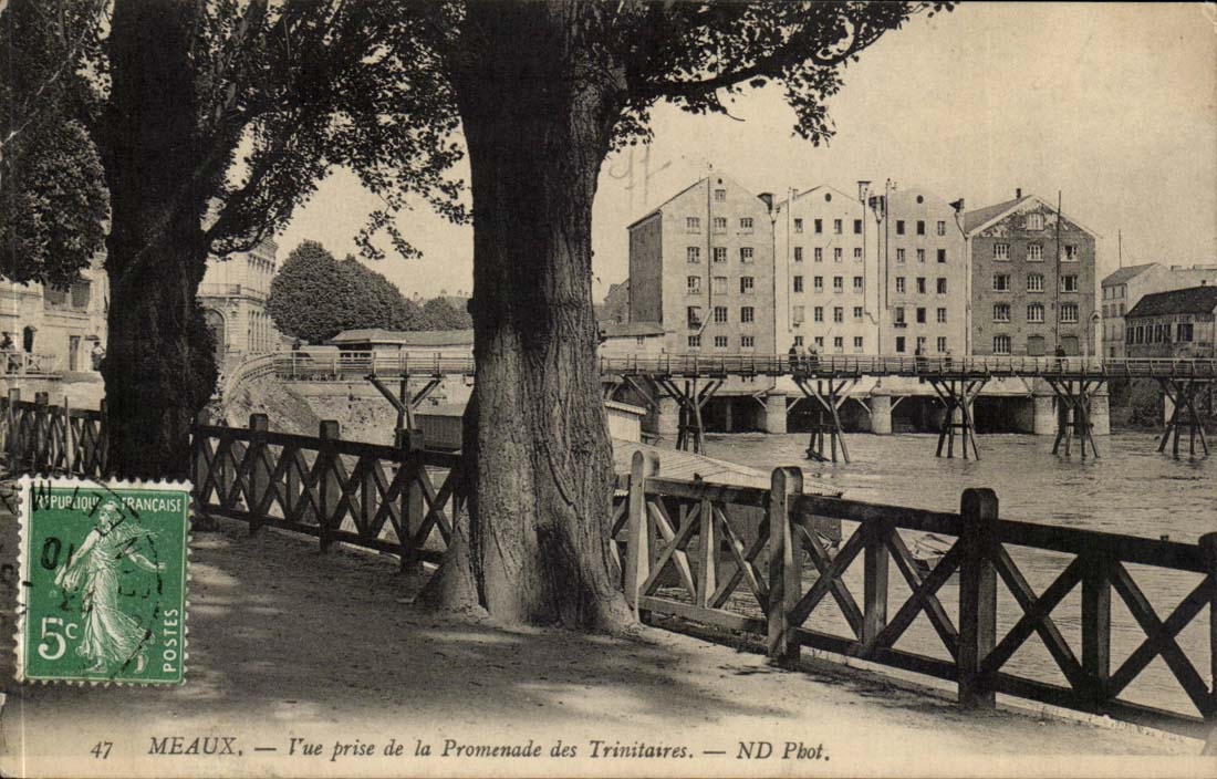 Meaux CPA Seen from of the walk of Trinitaires