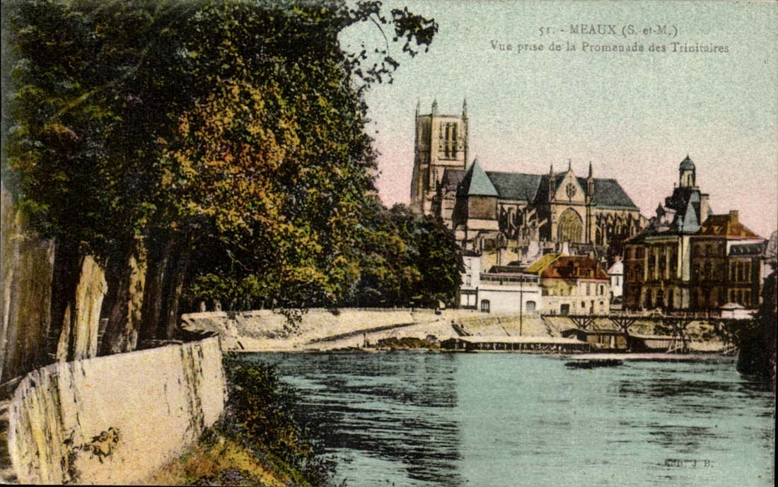 Meaux CPA Seen from of the walk of Trinitaires