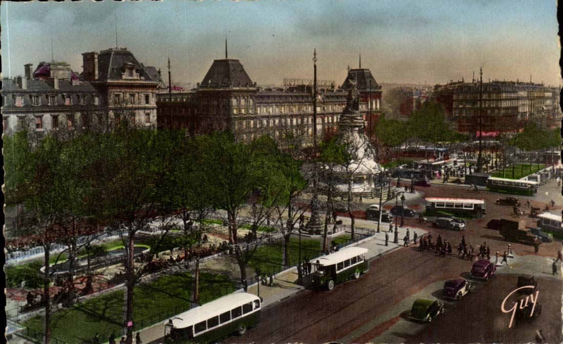 Paris 3 - Place de la Republique - CPA