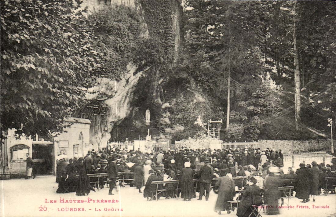 Lourdes - the Cave - CPA