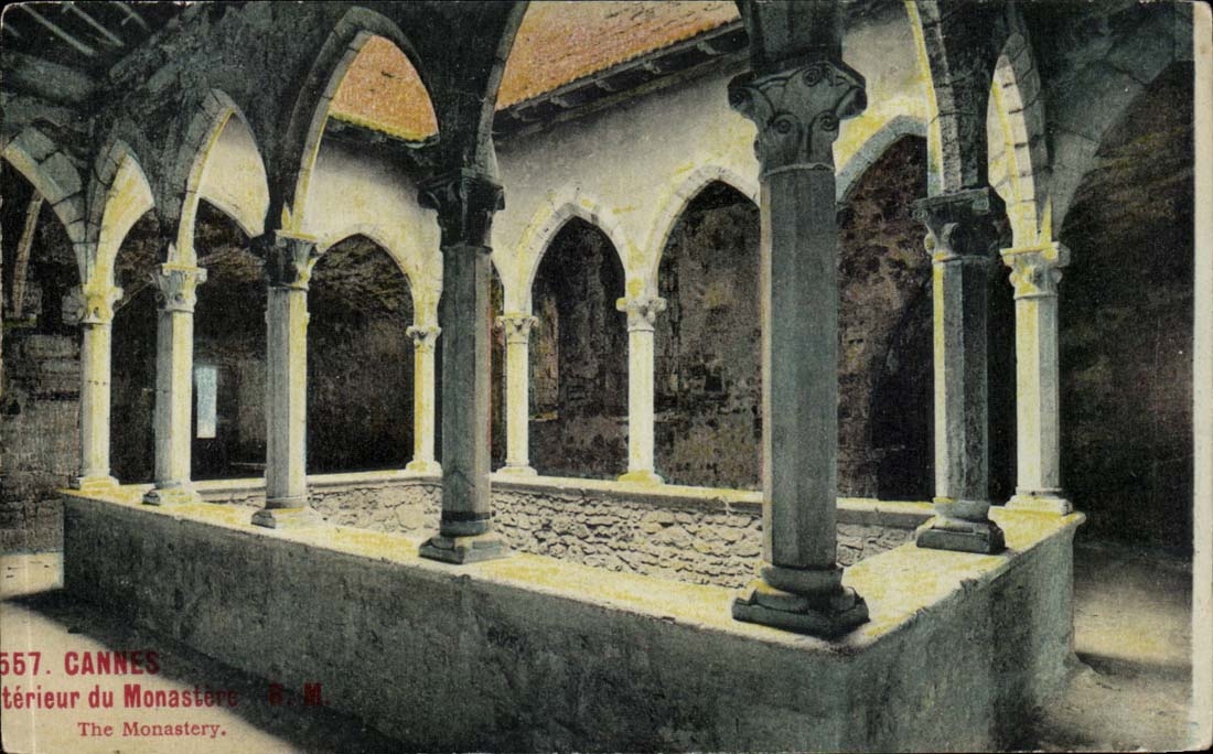 CPA Interior Cannes of the monastery