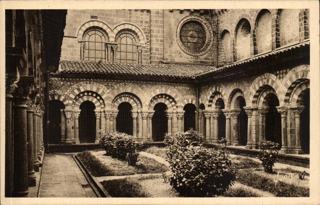 Le Puy CPA Cour et galeries du cloitre
