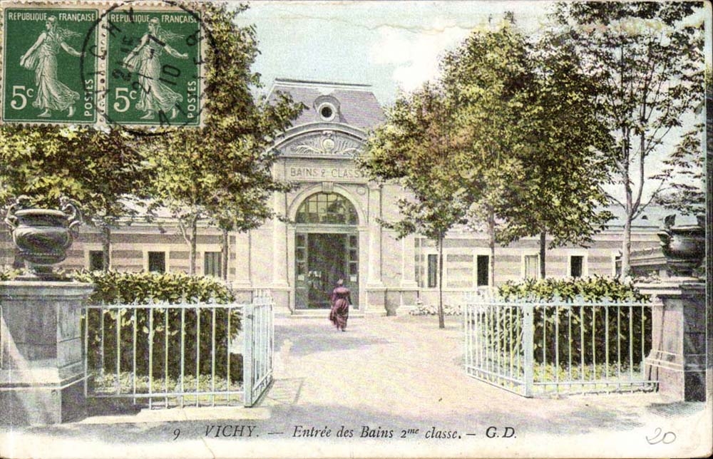 CPA Vichy Entrance of the baths of 2nd class