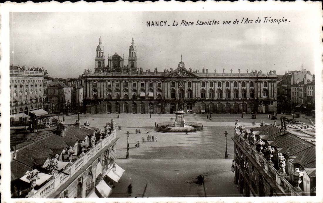 Nancy - Place Stanislas - vue de l'Arc de Triomphe CPA 