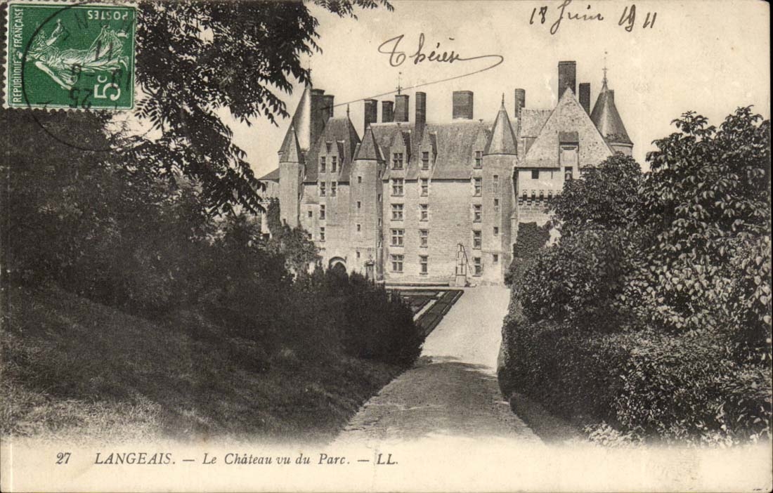 Langeais - Le Chataeu vu du Parc - CPA 