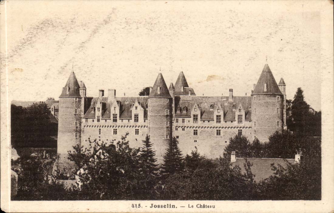Josselin CPA the castle