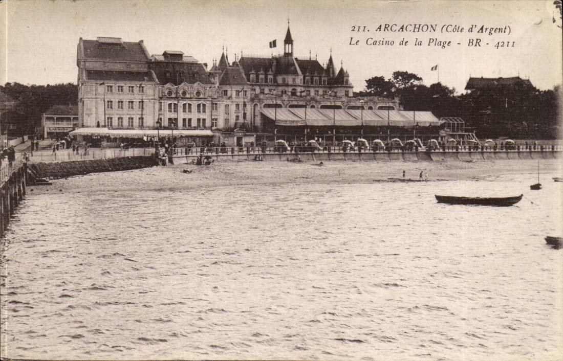 Arcachon CPA Le casino et la plage