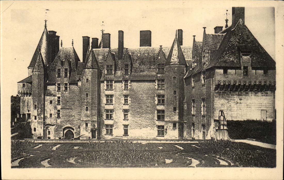 Langeais CPA Le chateau