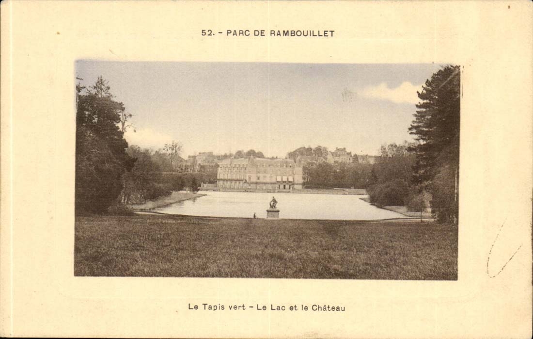 Park of Rambouillet CPA the green carpet the lake and the castle
