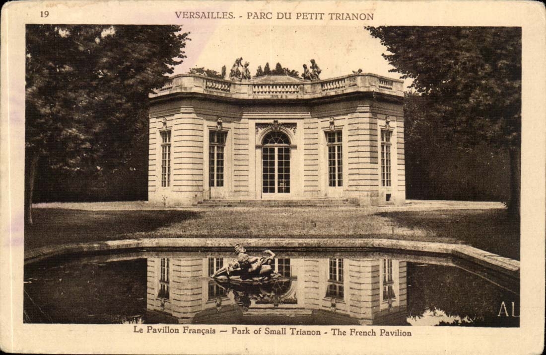 Versailles CPA Park of small TRianon the French house