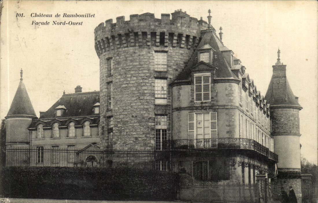 Castle of Rambouillet CPA Western Northern Frontage