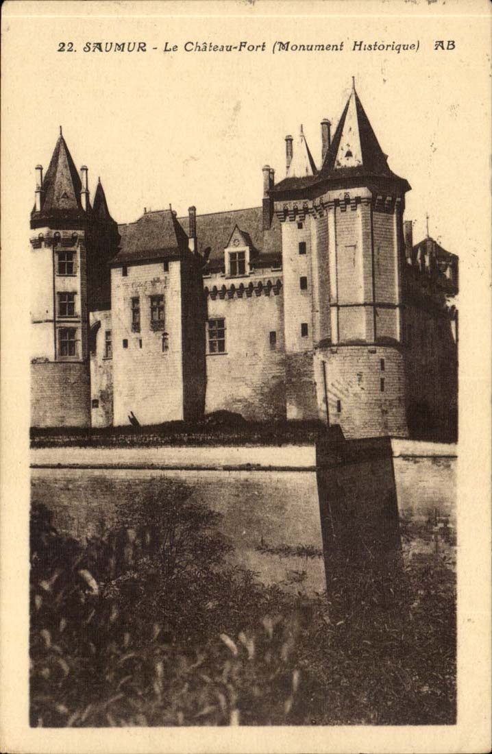 Saumur CPA the strong castle (historic building)