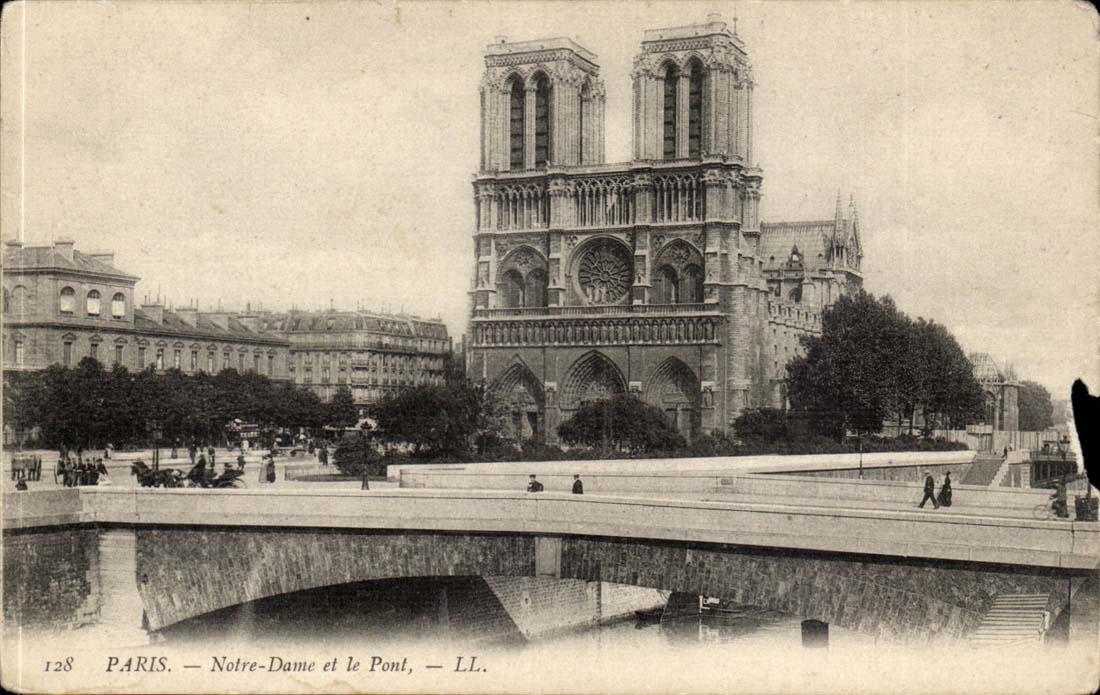Paris CPA Notre Dame et le pont
