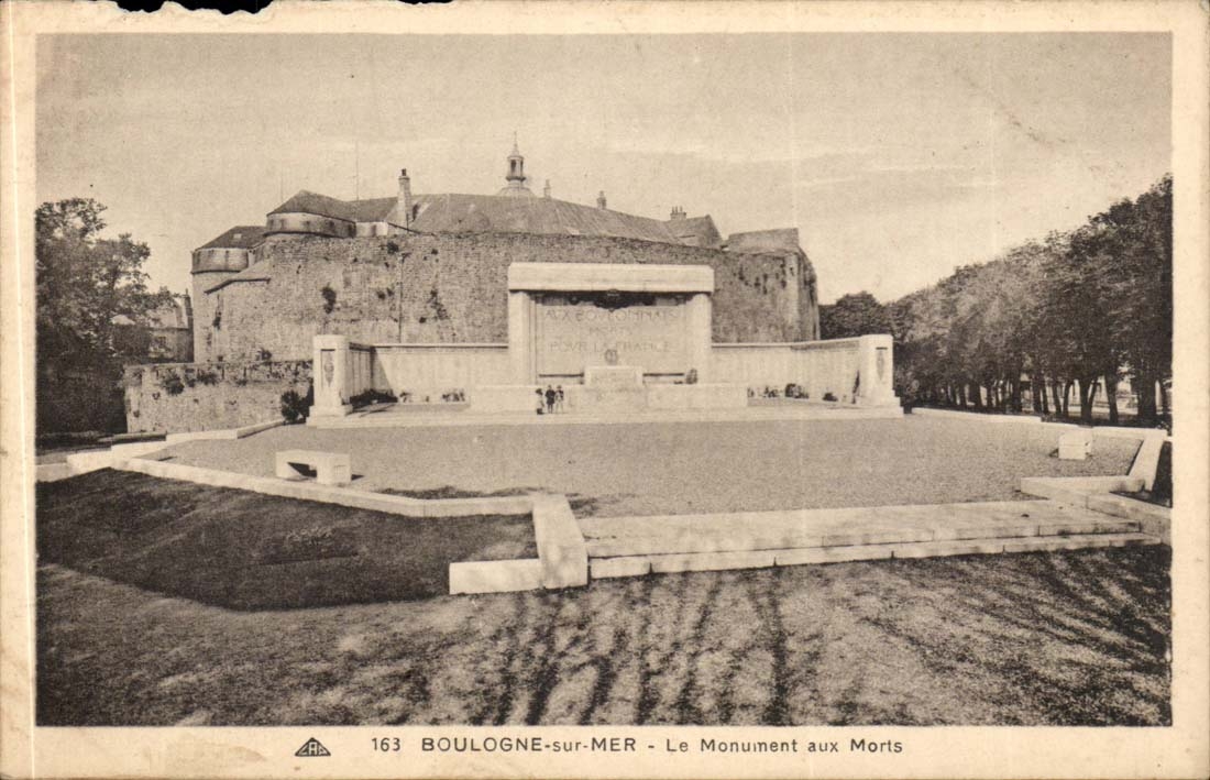 Boulogne on sea CPA the war memorial