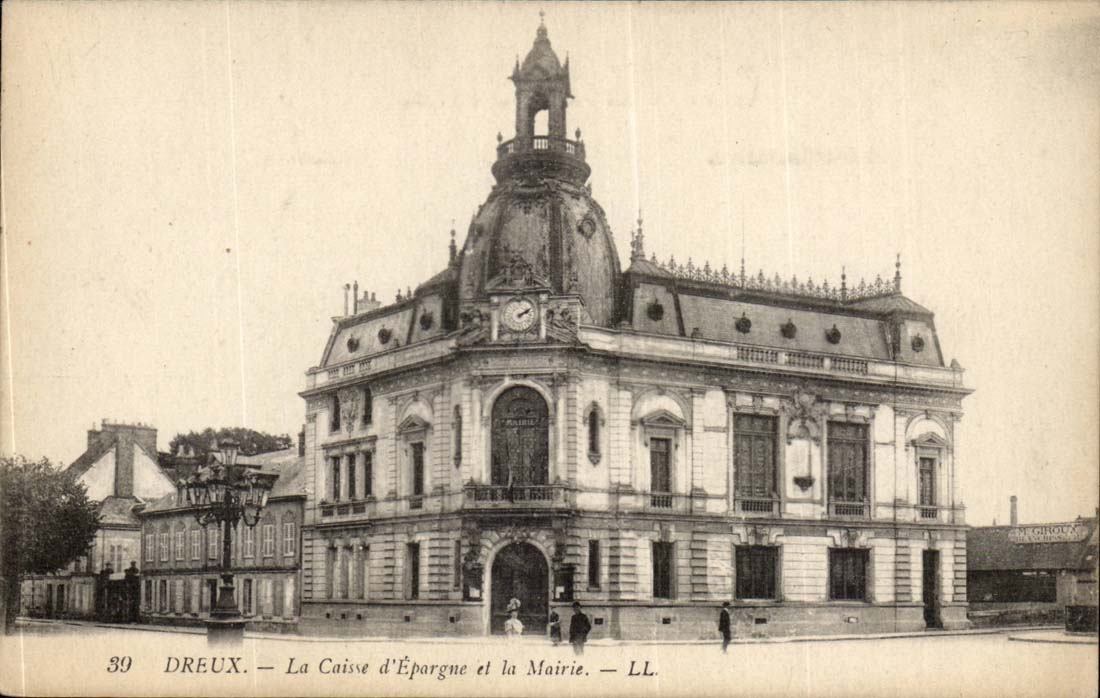 Dreux CPA the savings bank and the Town hall