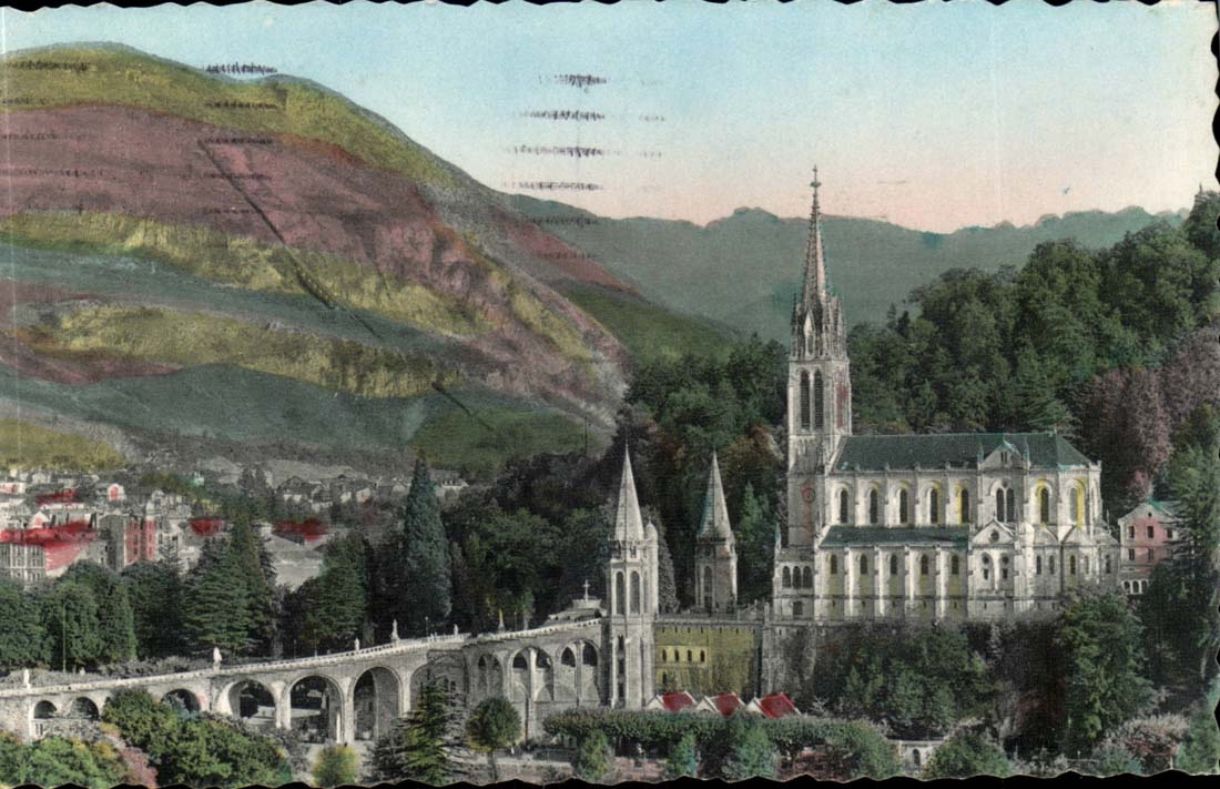 Lourdes CPA the basilica seen of the dimension and the Pyrenees