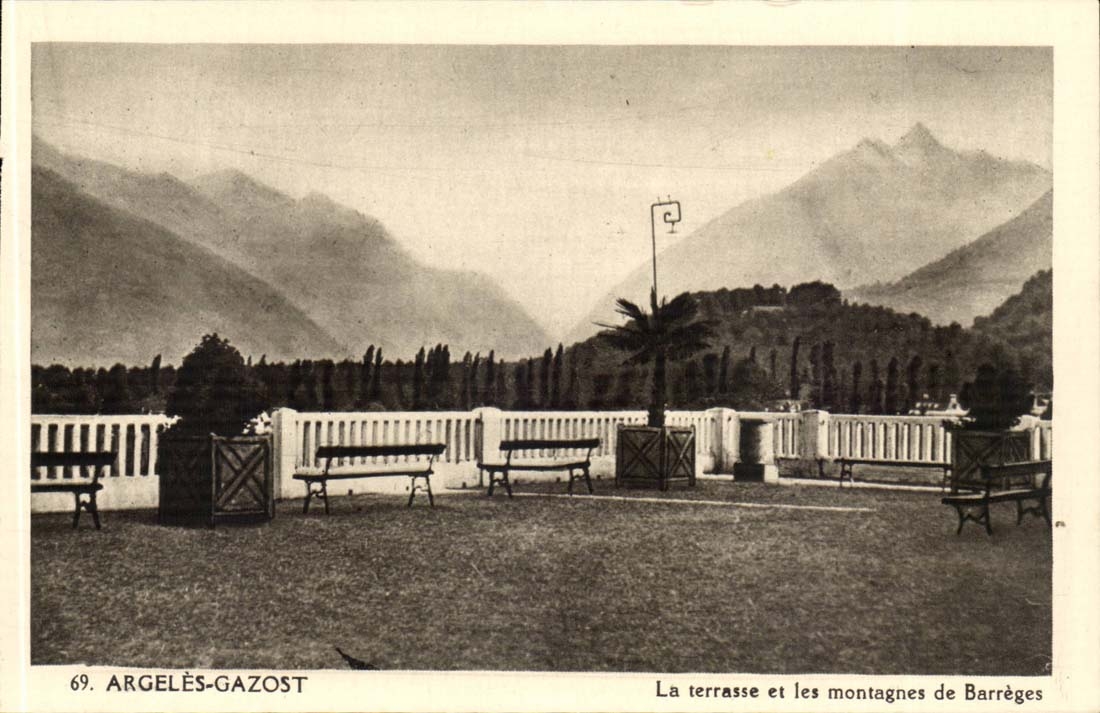 Argeles Gazost CPA die Terrasse und meine Berge von Barreges