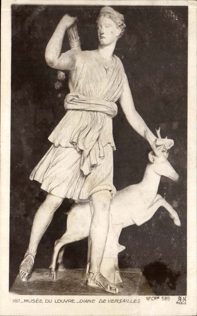 Musee du Louvre CPA Diane de Versailles