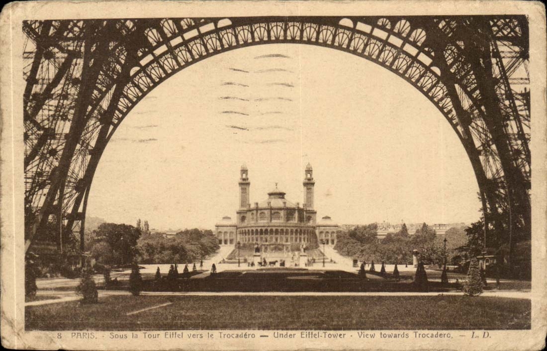 Paris CPA Under the Eiffel Tower towards Trocadero