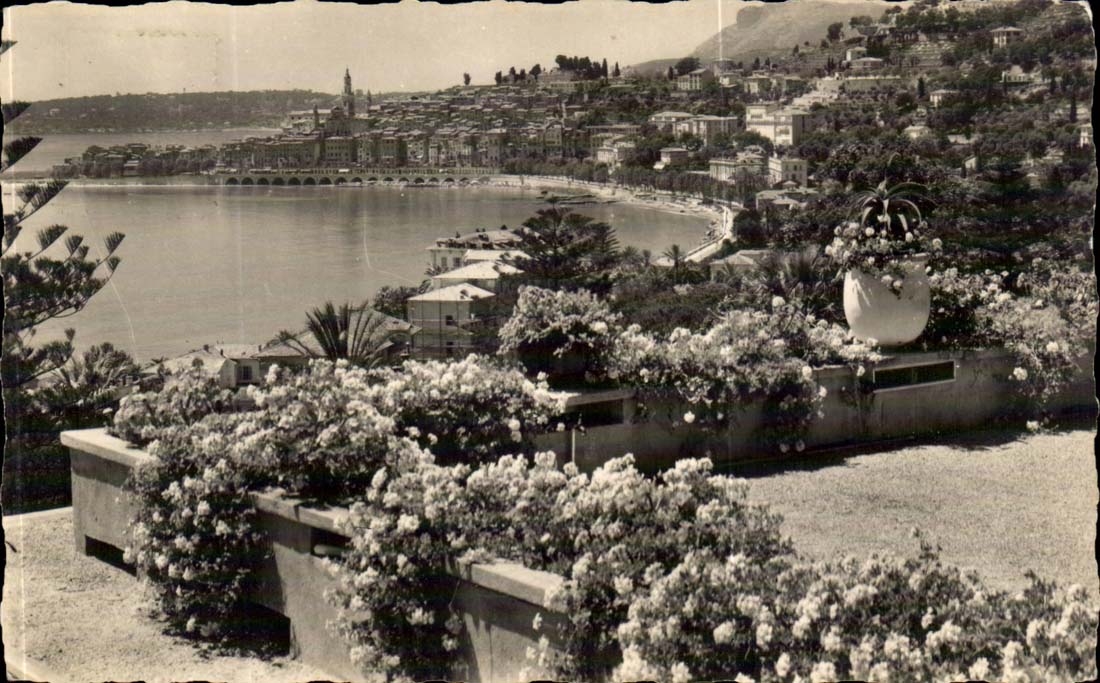 Menton CPA Enters the flowers