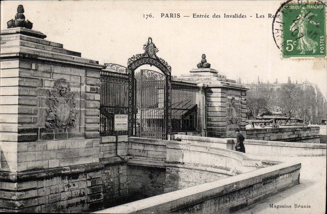 Paris CPA Entrance of Invalides the walls