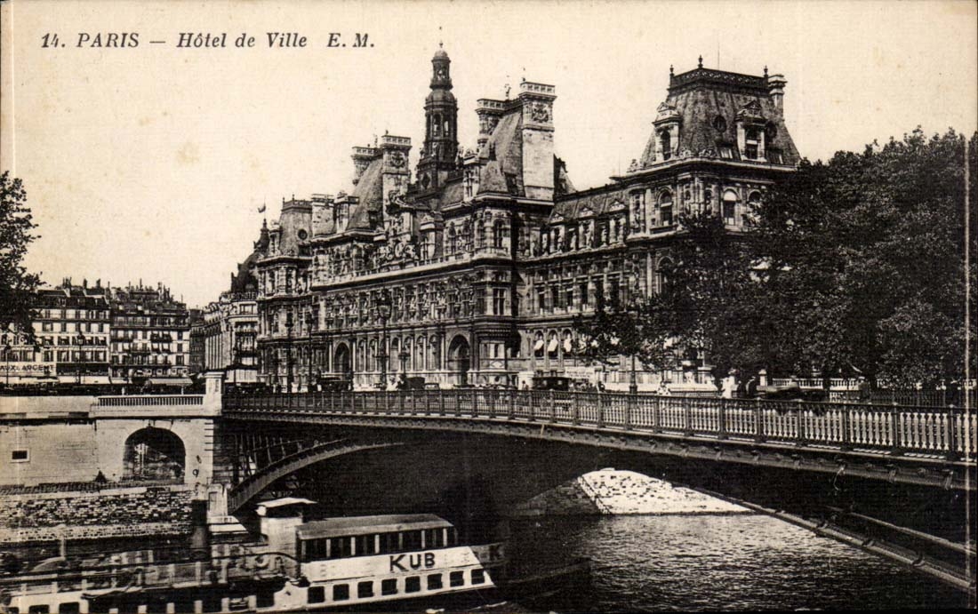 Paris CPA Hotel de ville (peniche boat)