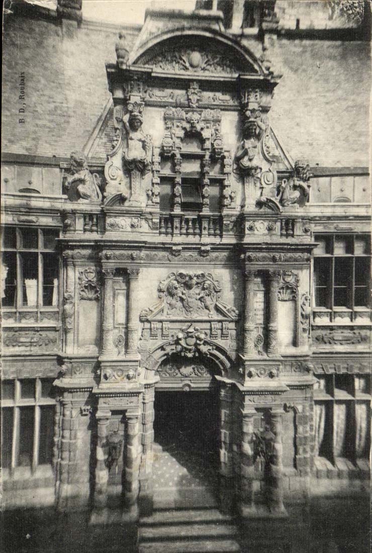 Arras CPA Facade de l'Hotel de ville Rue Vinocq