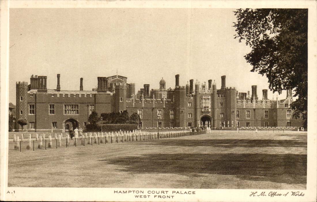 The United Kingdom Hampton Court De luxe hotel CPA West face