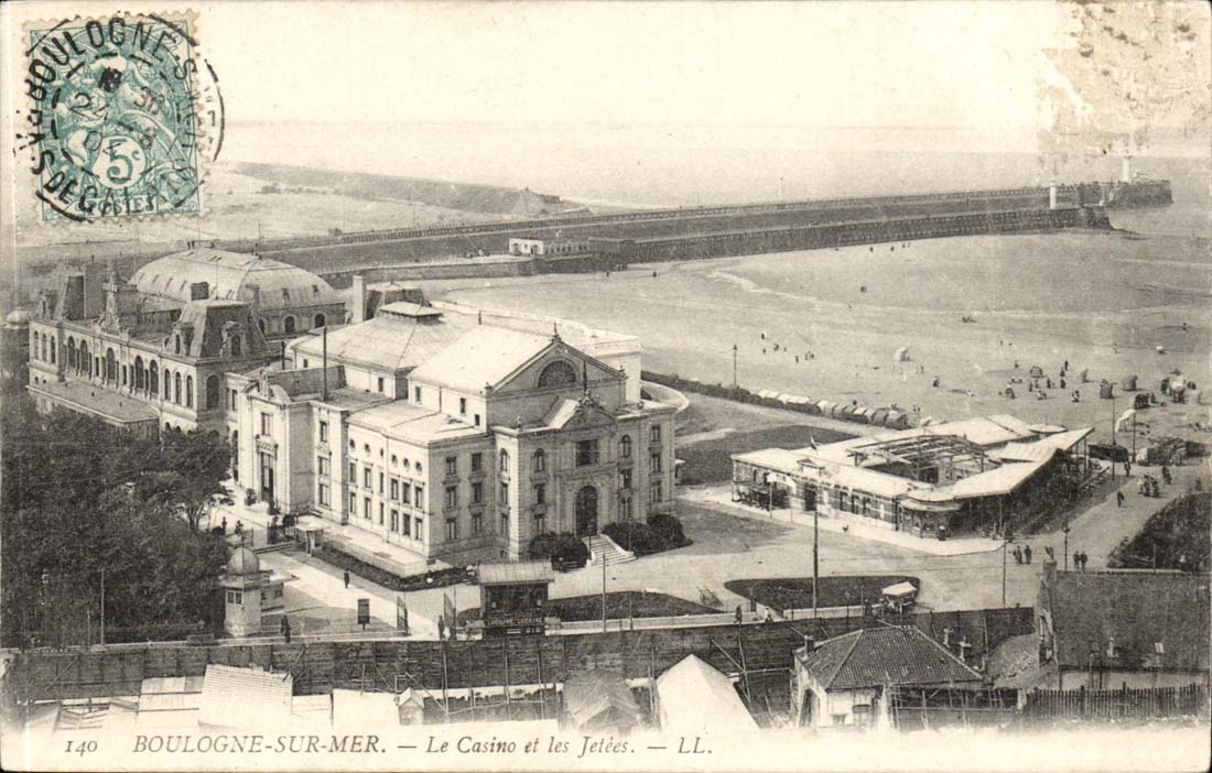 Boulogne on Sea CPA the casino and piers
