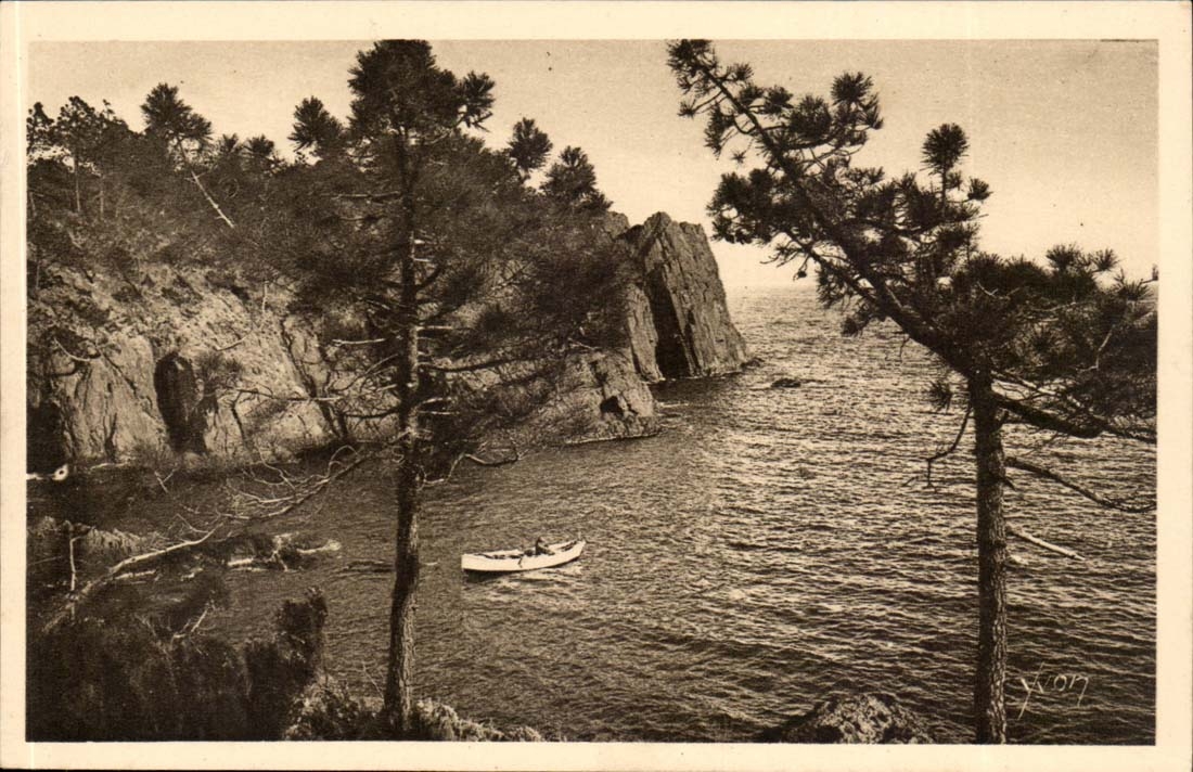 Massazurblau CPA die Felsen von Trayas
