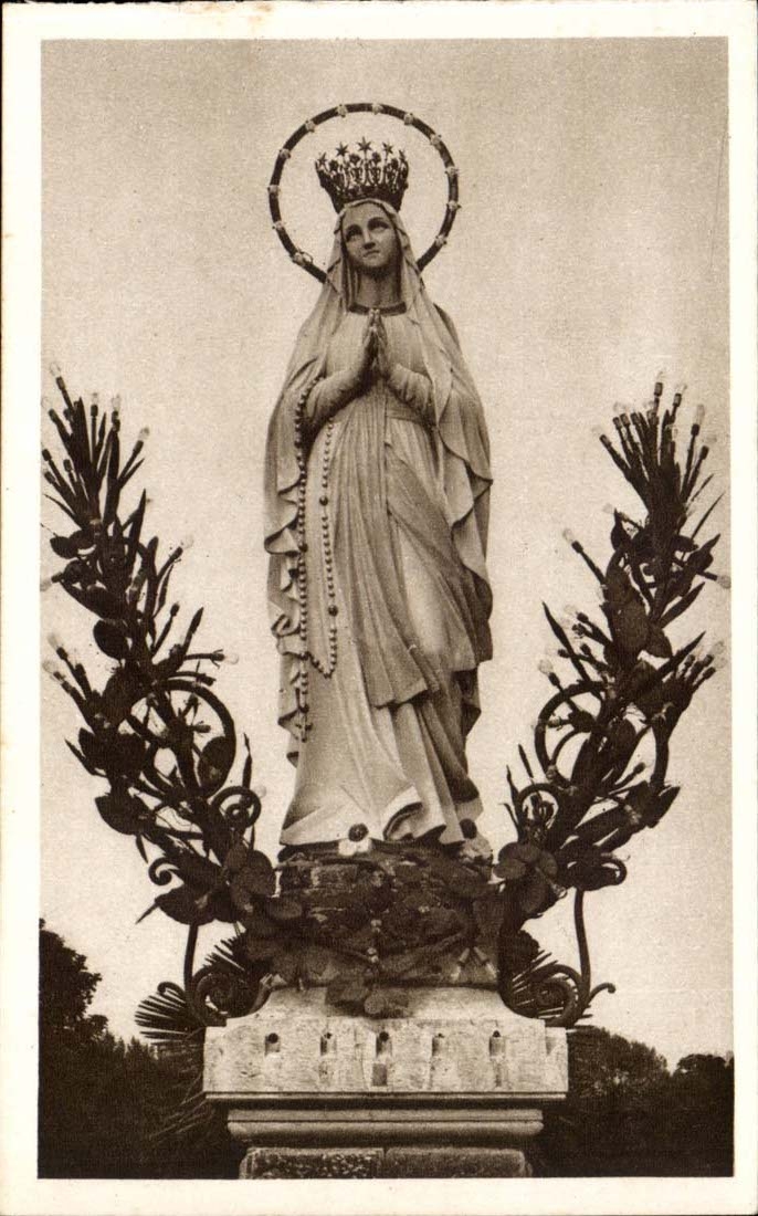 Lourdes CPA the virgin couronnee