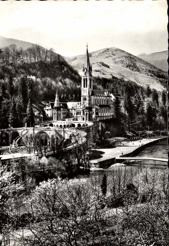 Lourdes CPA the basilica
