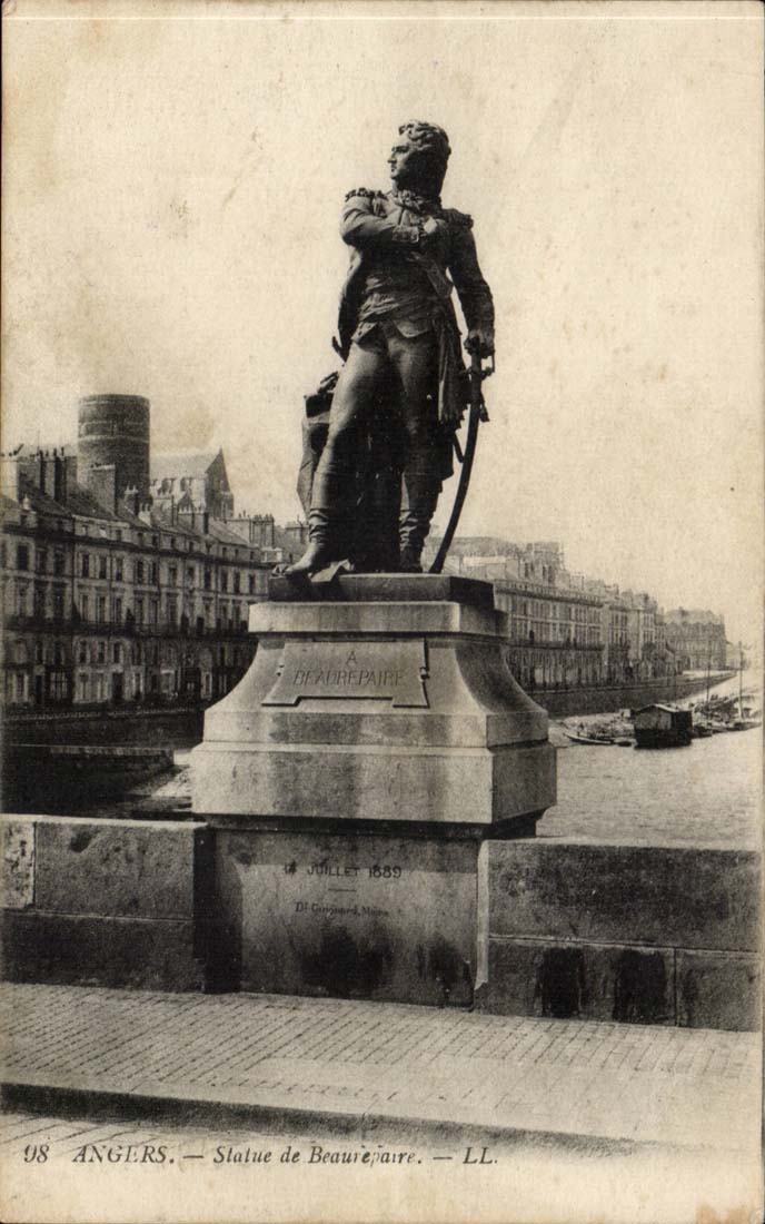 Angers CPA Statue of Beaurepaire