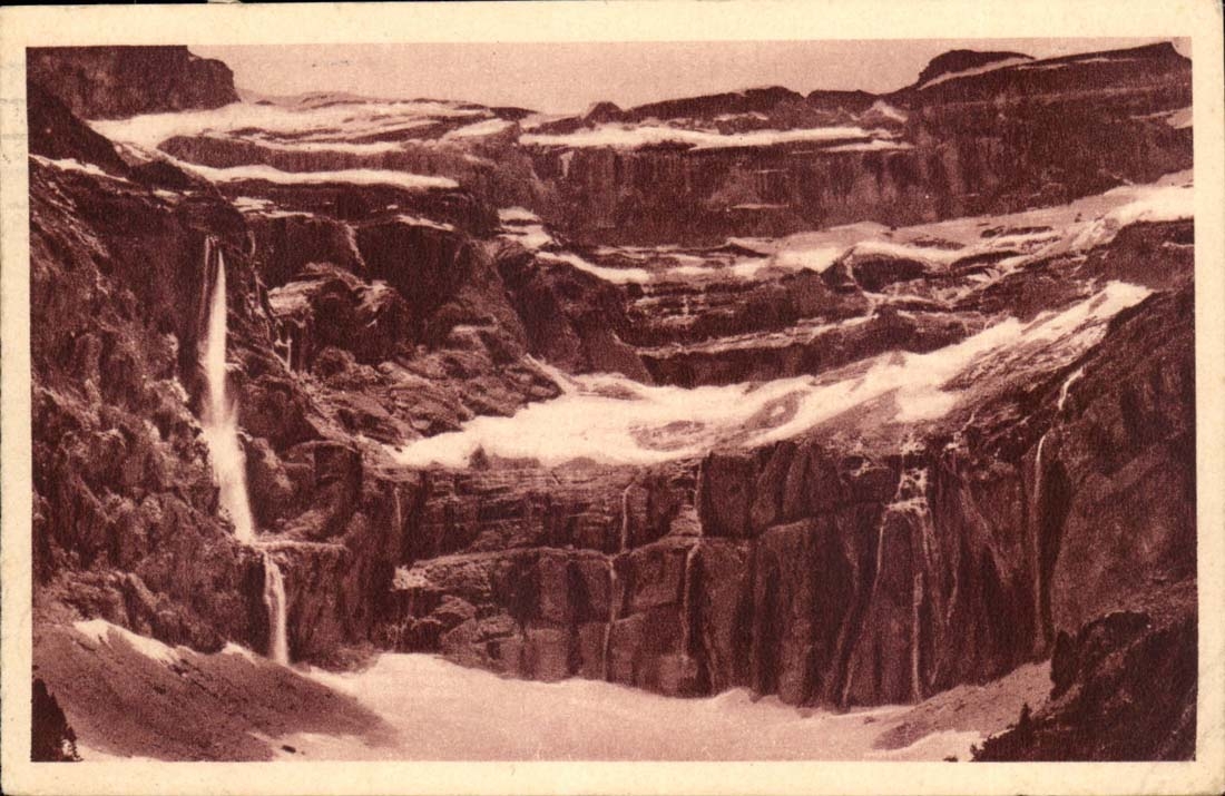 Gavarnie CPA the circus