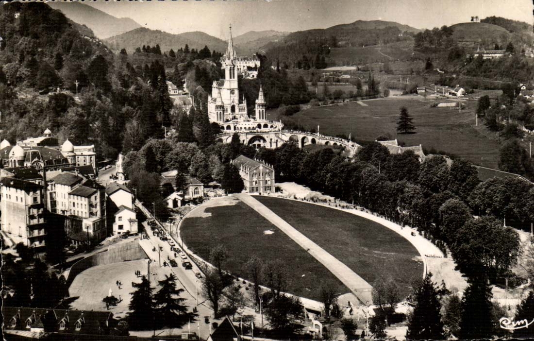 Lourdes CPA the basilica