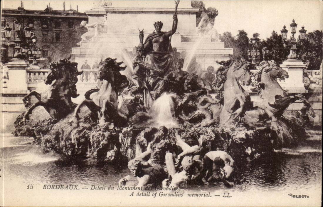 Bordeaux CPA Detail of the monument of the Of Gironde ones