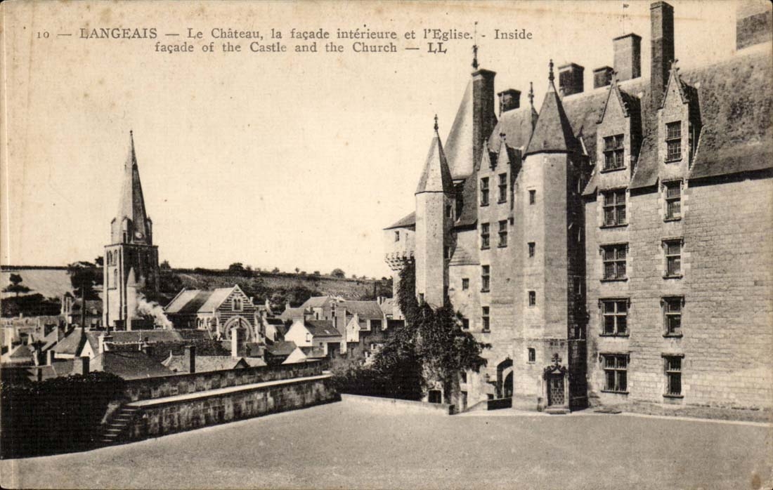 Langeais CPA das Schloss die Innenfront der Kirche