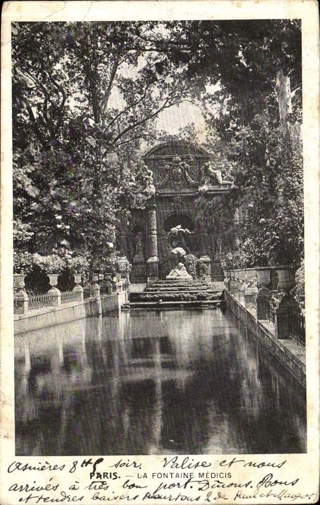 Paris CPA the Medicis fountain