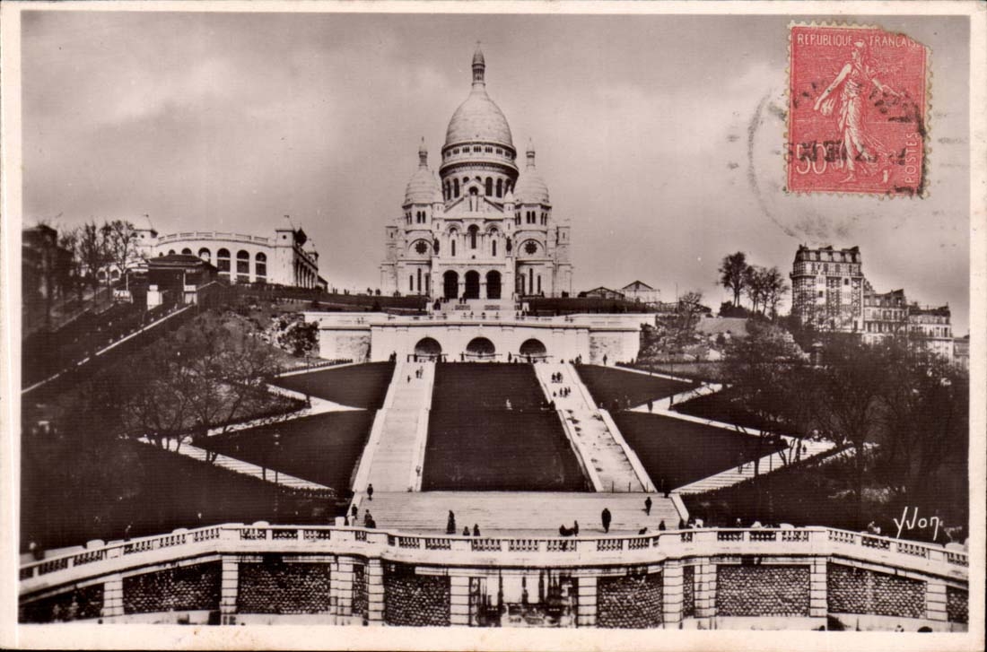 Paris CPA Basilique du Sacre Coeur et l'escalier monumental