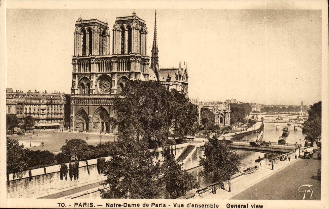 Paris CPA Notre Dame Vue d'ensemble