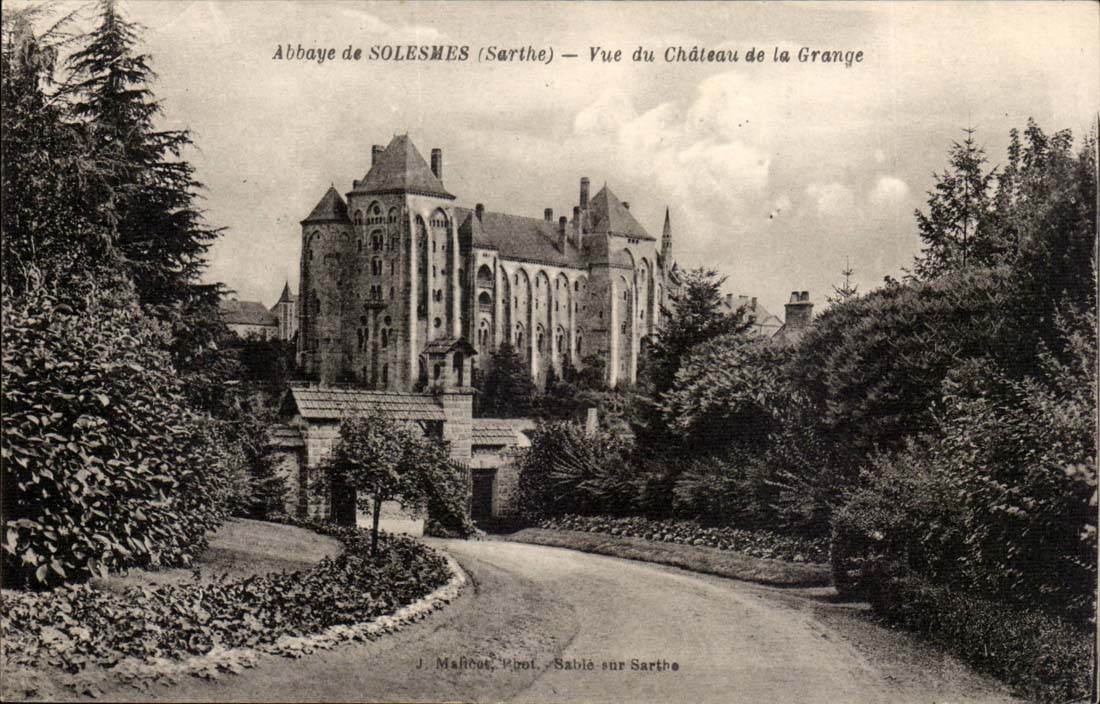 Solesmes CPA Old abbey of the Veu Benedictines of the castle of the Barn
