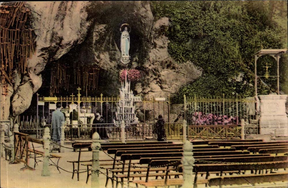 Lourdes - Miraculous Cave CPA