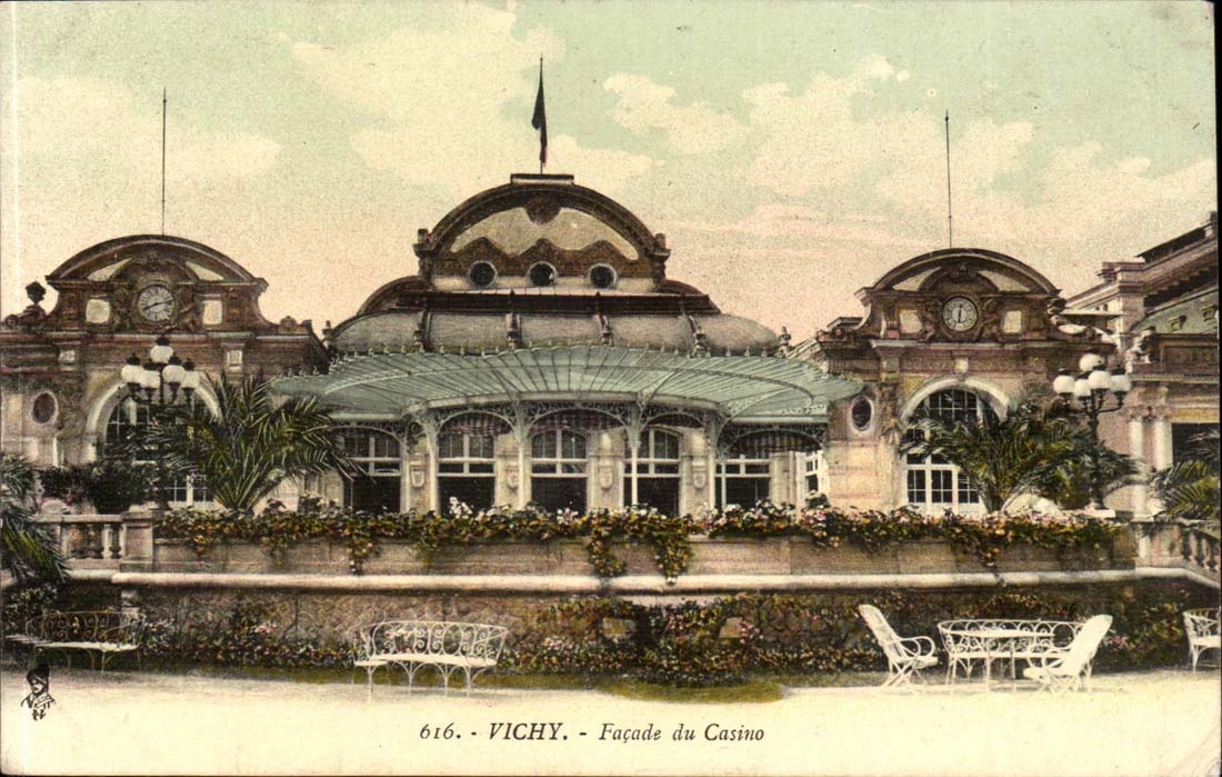 Vichy - Facade du Casino - CPA 