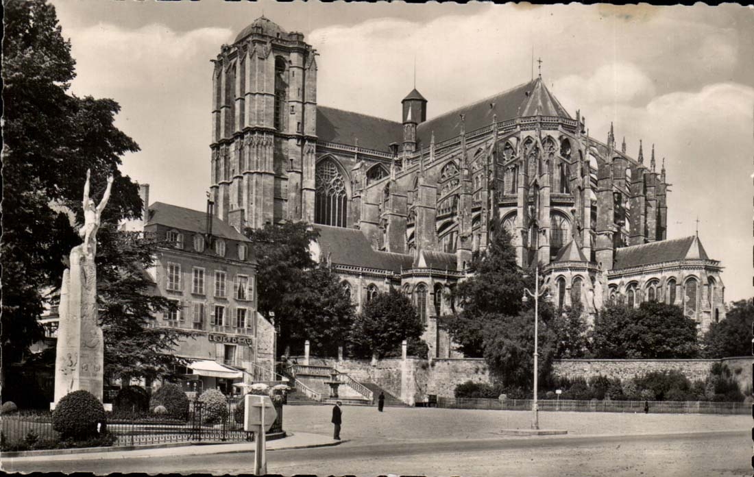 Mans - Monument of Wilbur Wright and the Cathedral St Julien - CPA