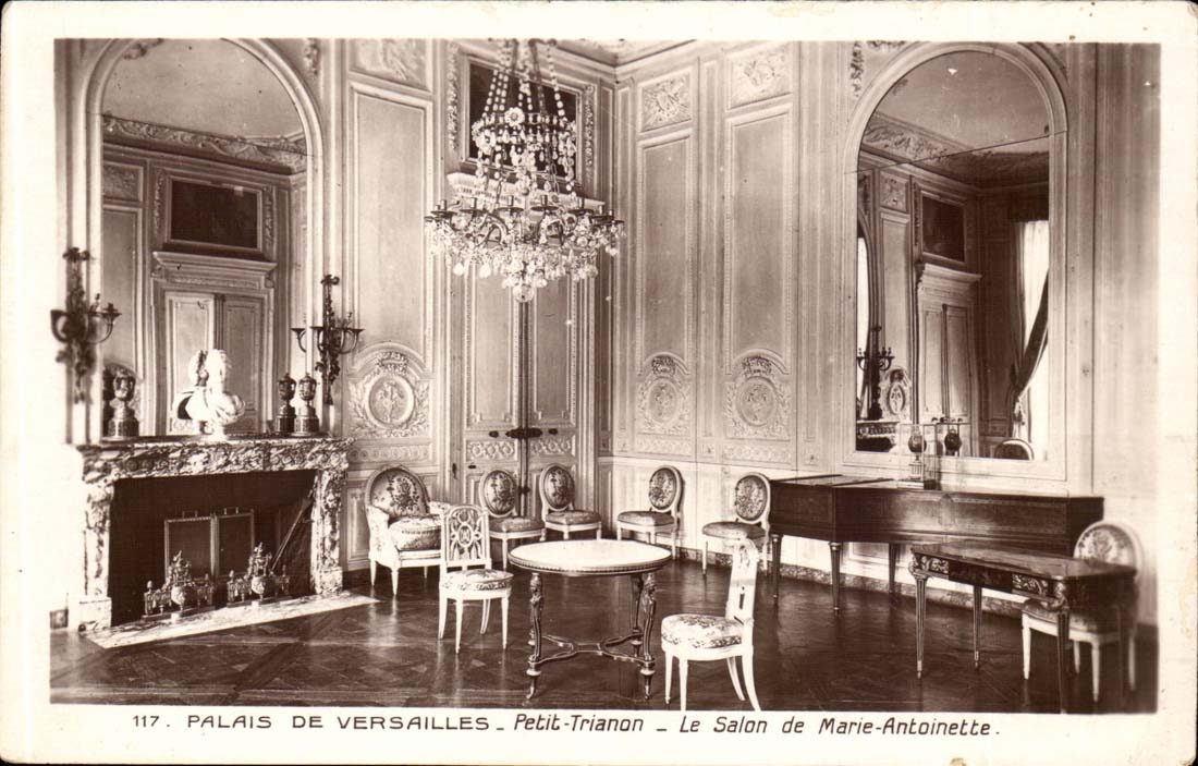 Versailles - Small Trianon the Living room of Marie Antoinette - CPA