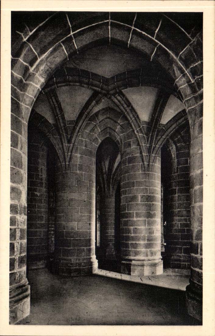 Mont Saint Michel - Crypt of the large pillars - CPA