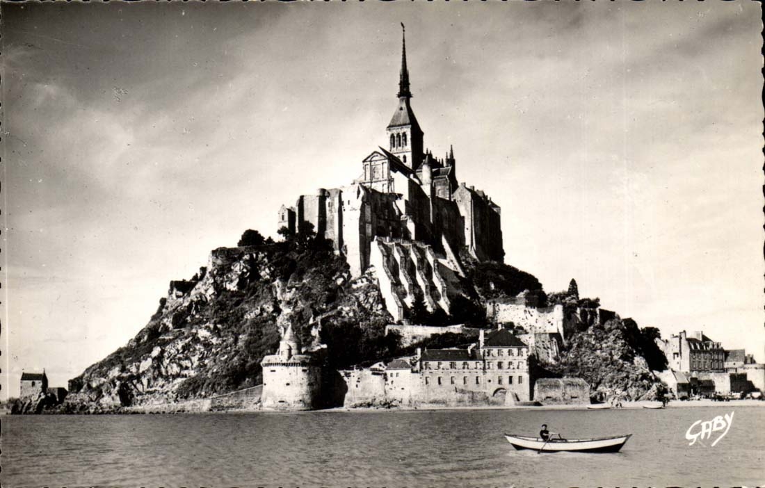 Mont Saint Michel - View - high tide has - CPA